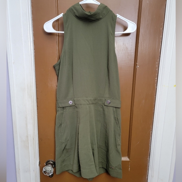 Romper - Picture 1 of 4